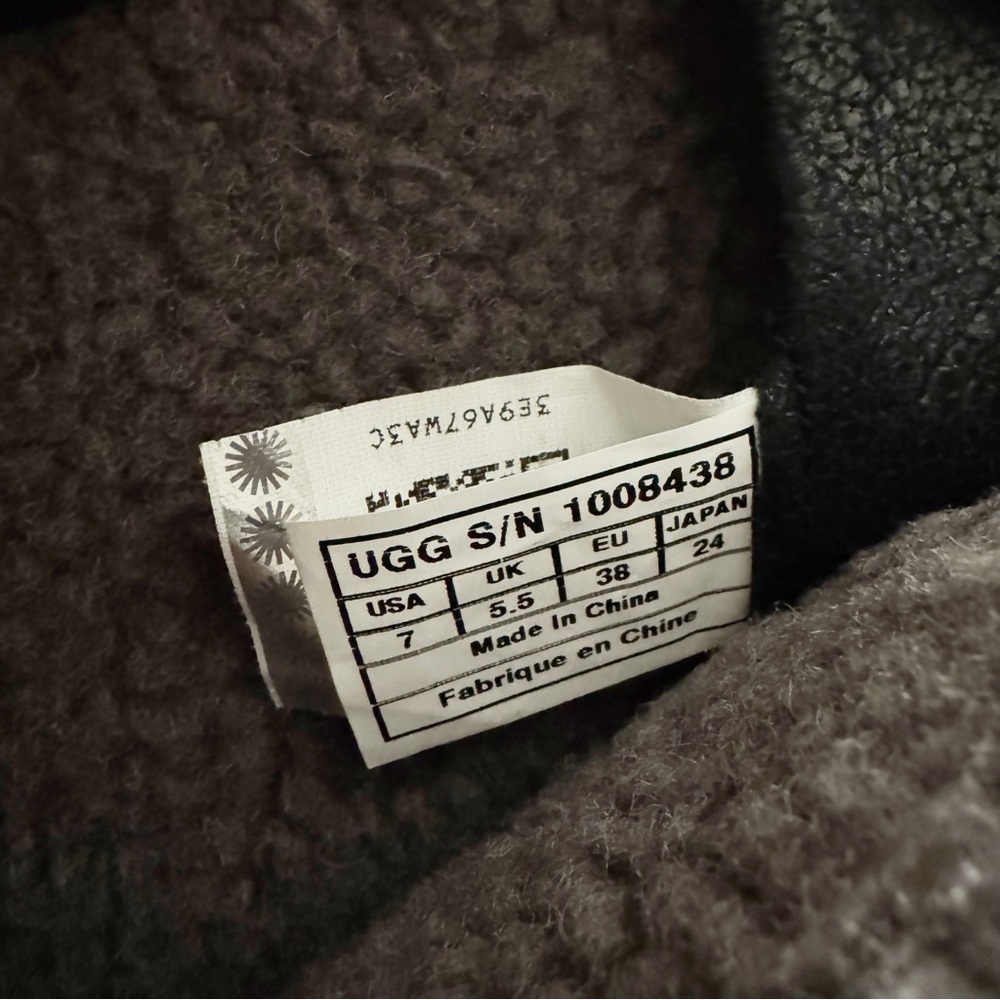 UGG Elsa Leather Boots - Picture 8 of 10